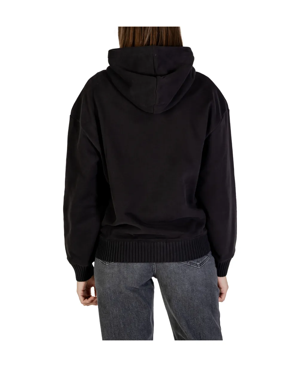 Long-Sleeved Sweatshirt