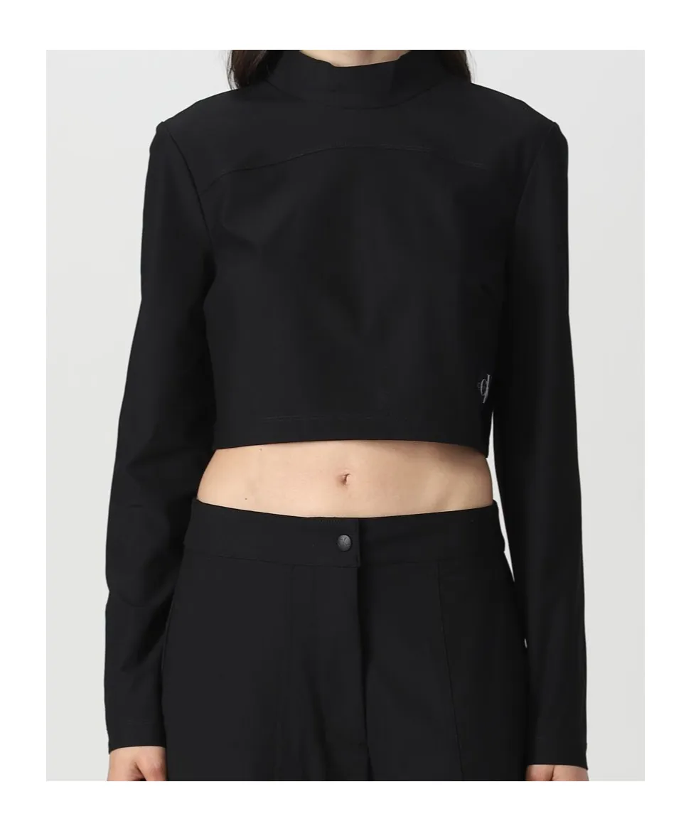 Long-Sleeved Cropped T-Shirt