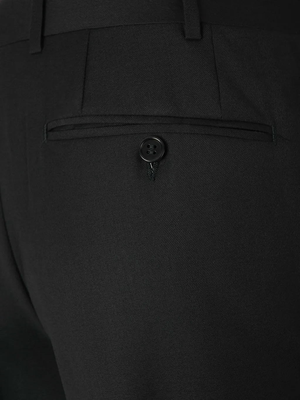 Logo Suit