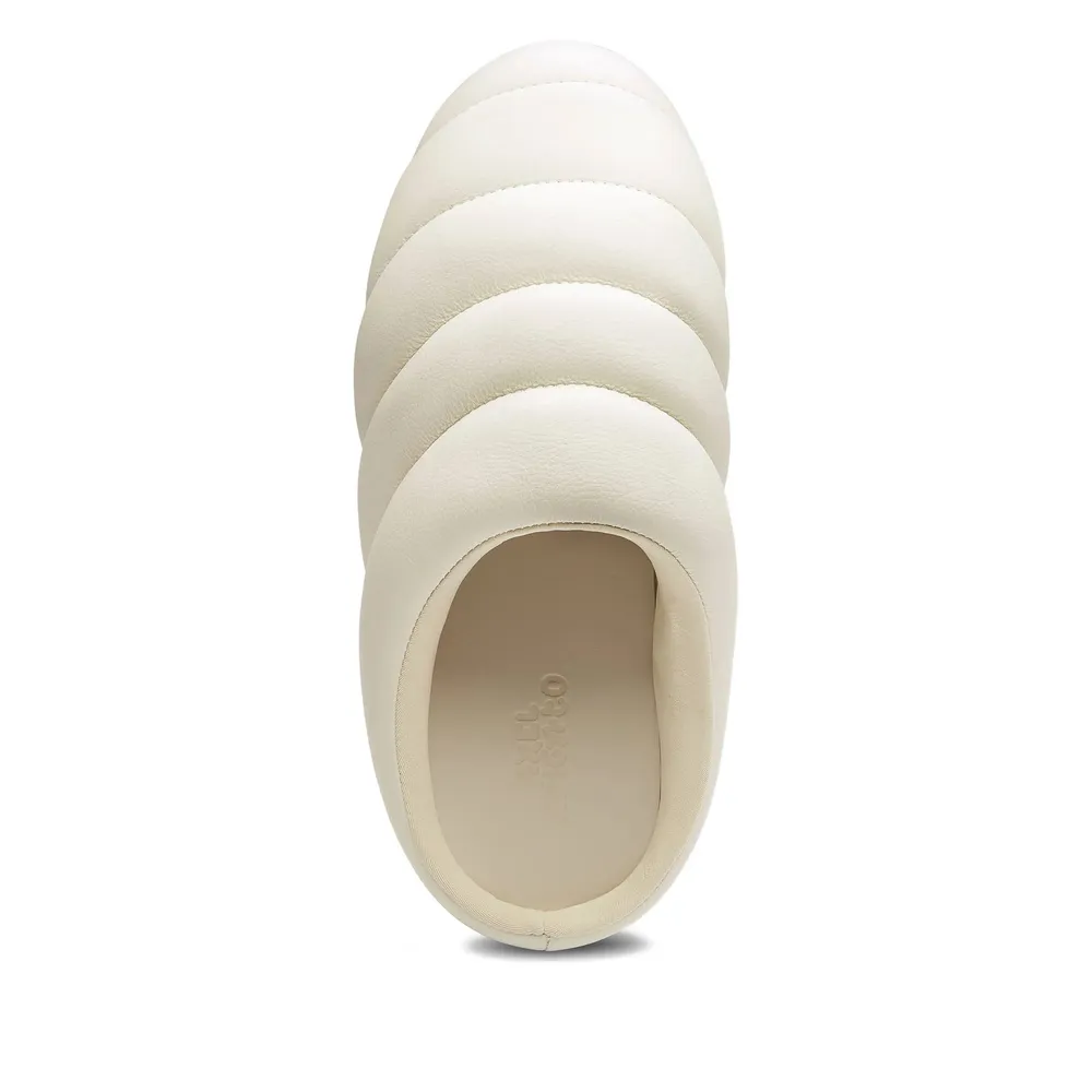Round-Toe Slippers