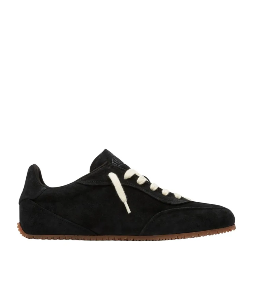 Daze Runner Round Toe Lace-Up Sneakers