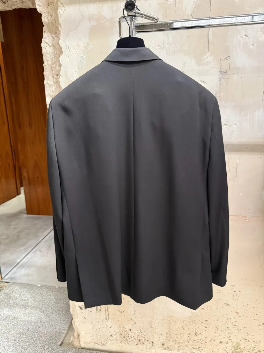 Long-Sleeved Suit Jacket