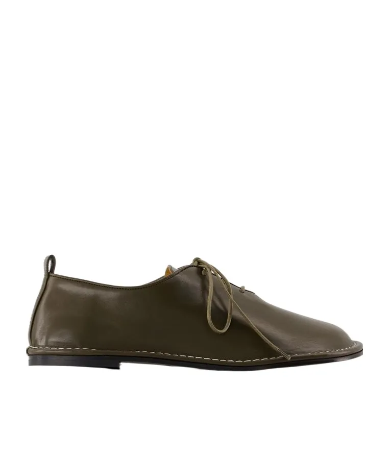 Round Toe Lace-Up Shoes