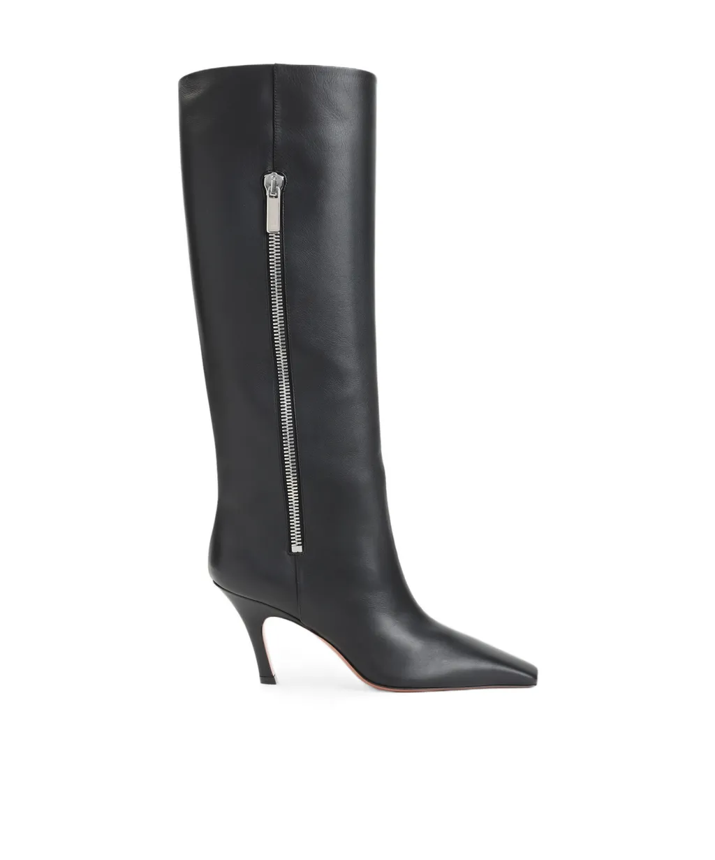 Pointed-Toe Boots
