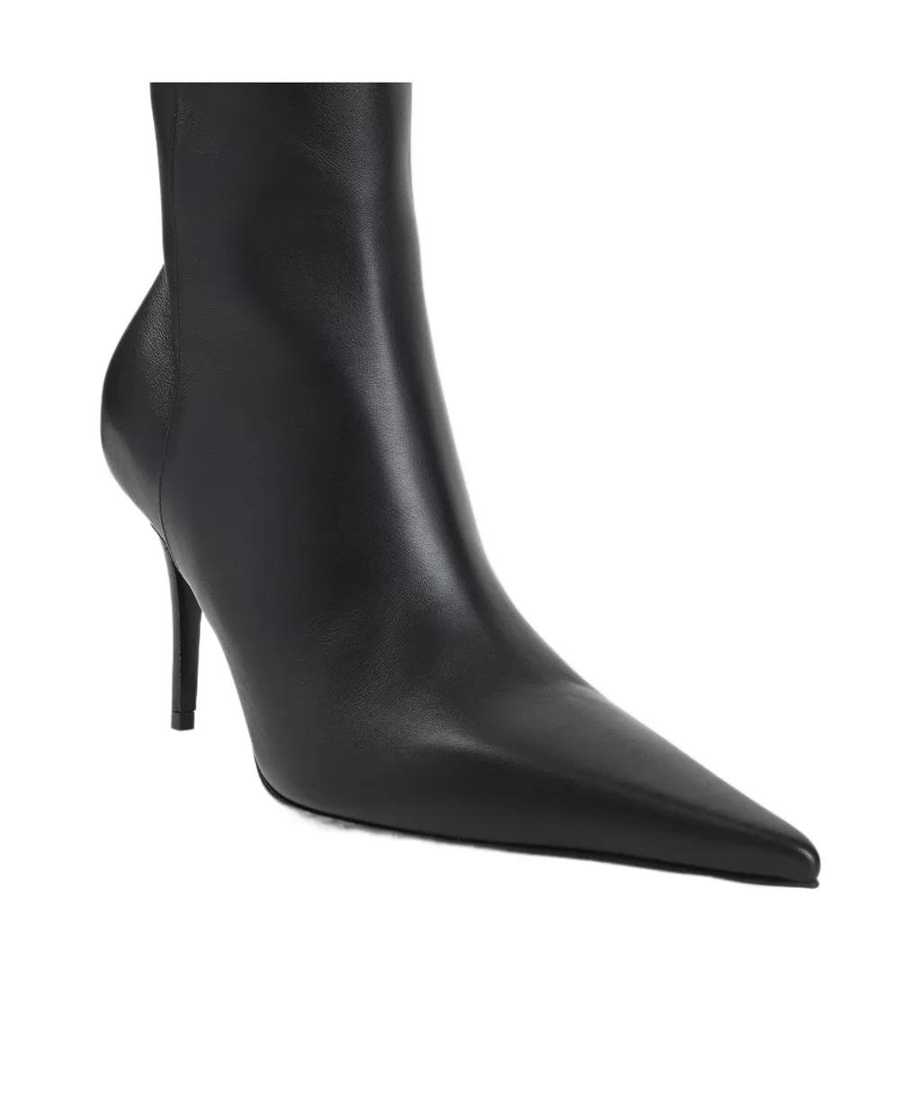 Pointed-Toe Boots