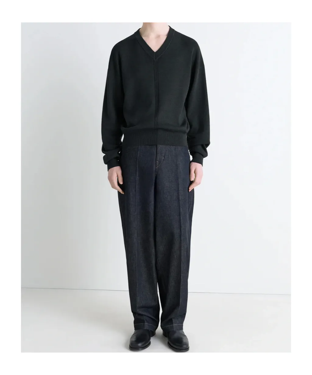 V-Neck Jumper