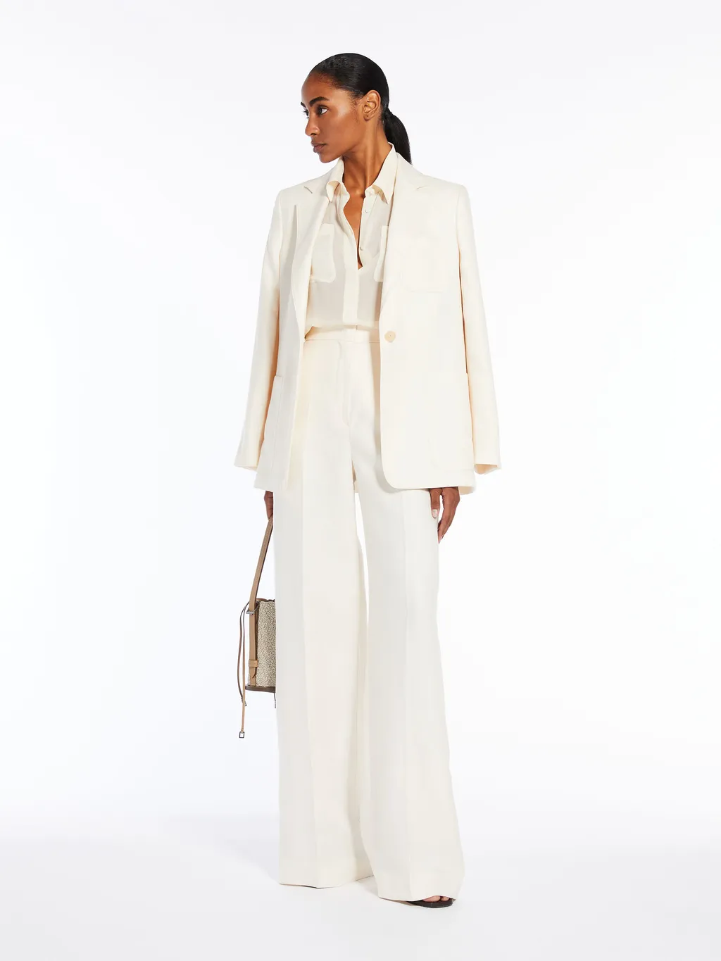 Buttoned Long-Sleeved Shirt