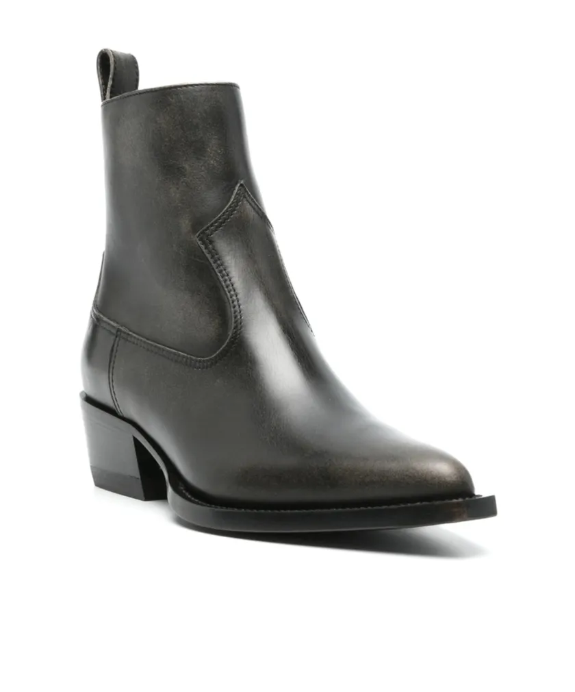 Debbie Boots