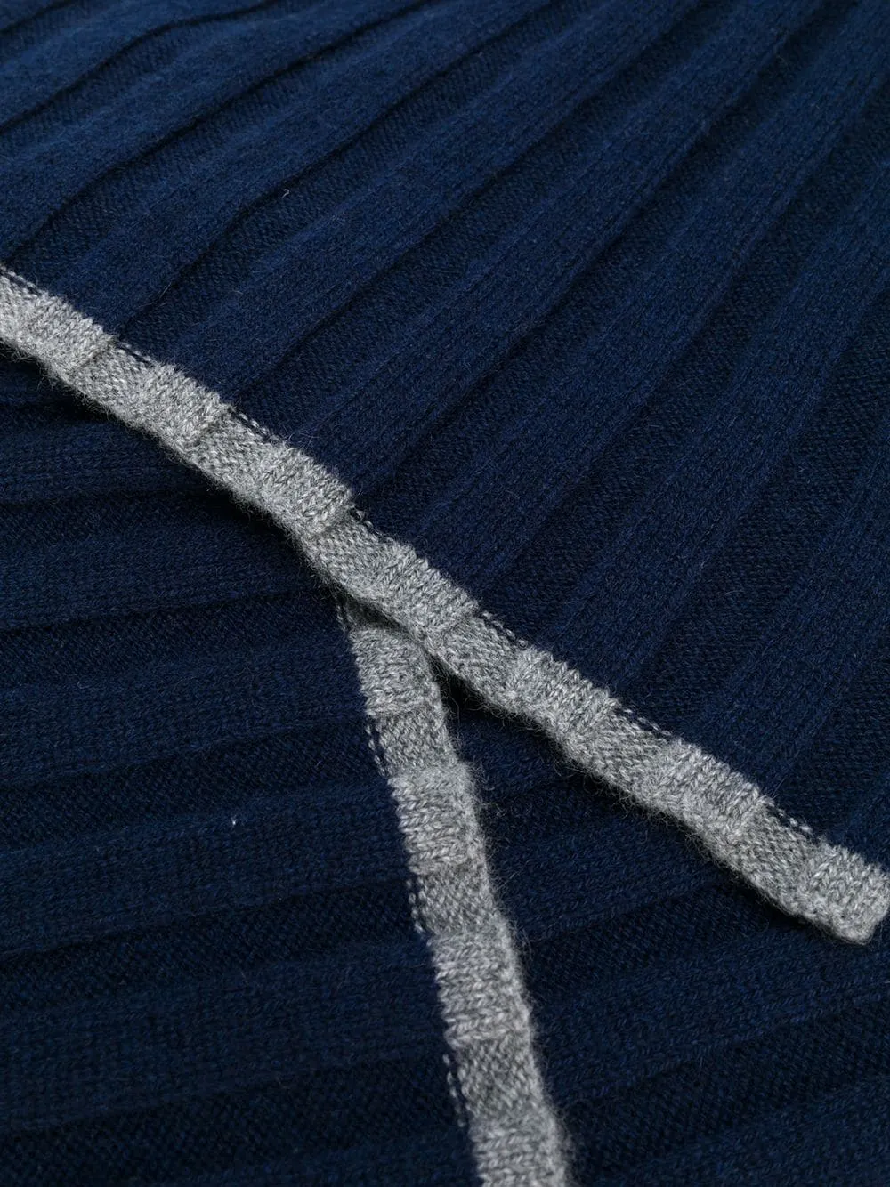 Knitted Finished Edge Scarf