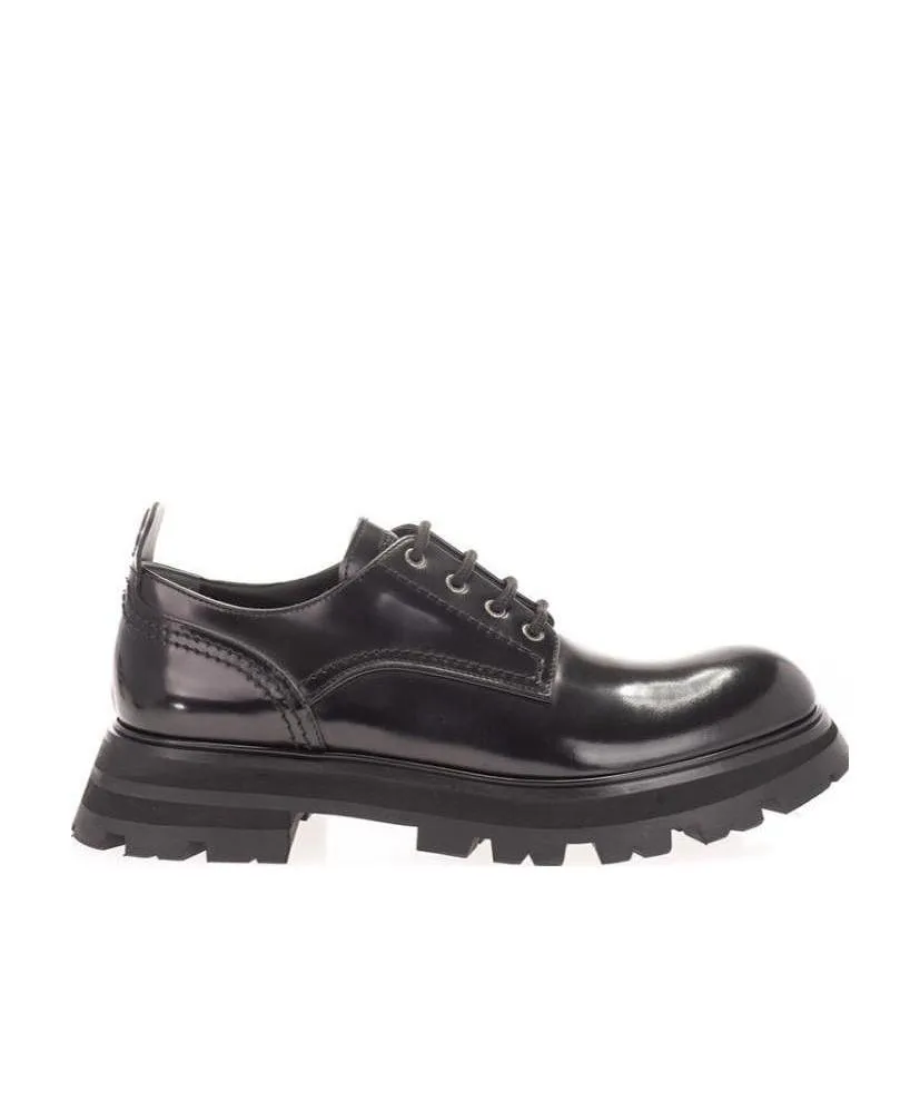 Wander Lace-Up Shoes