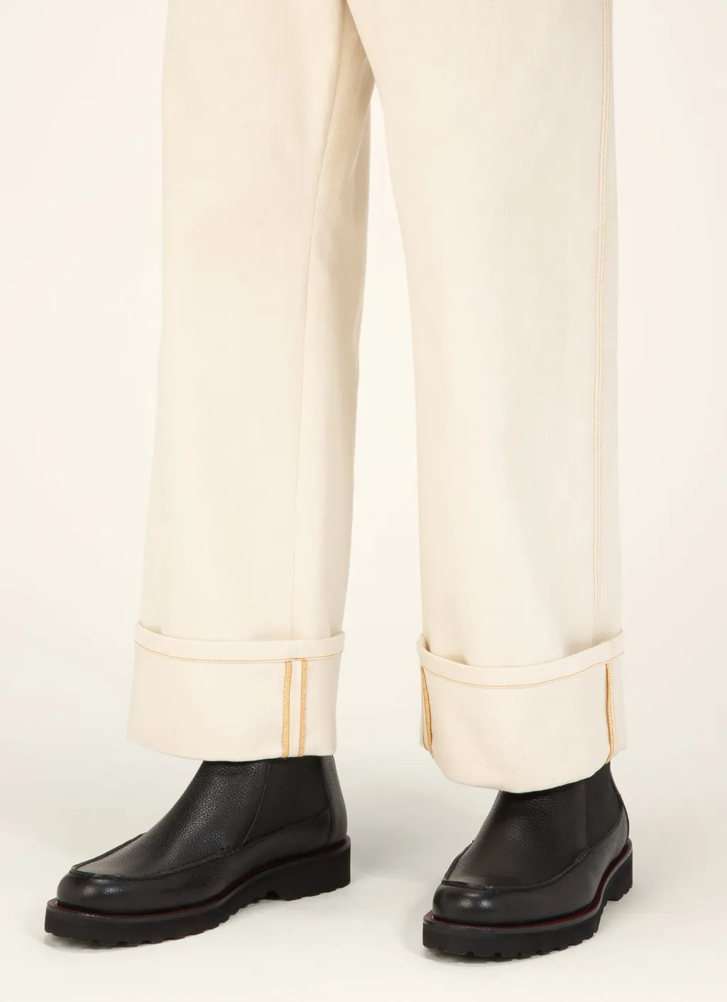 Noiry Round-Headed Boots