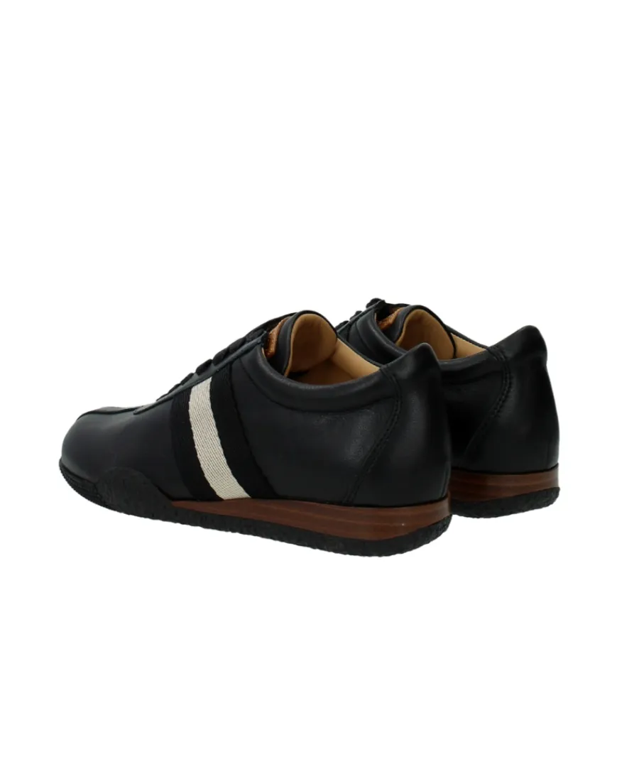Low-Cut Casual Sneakers