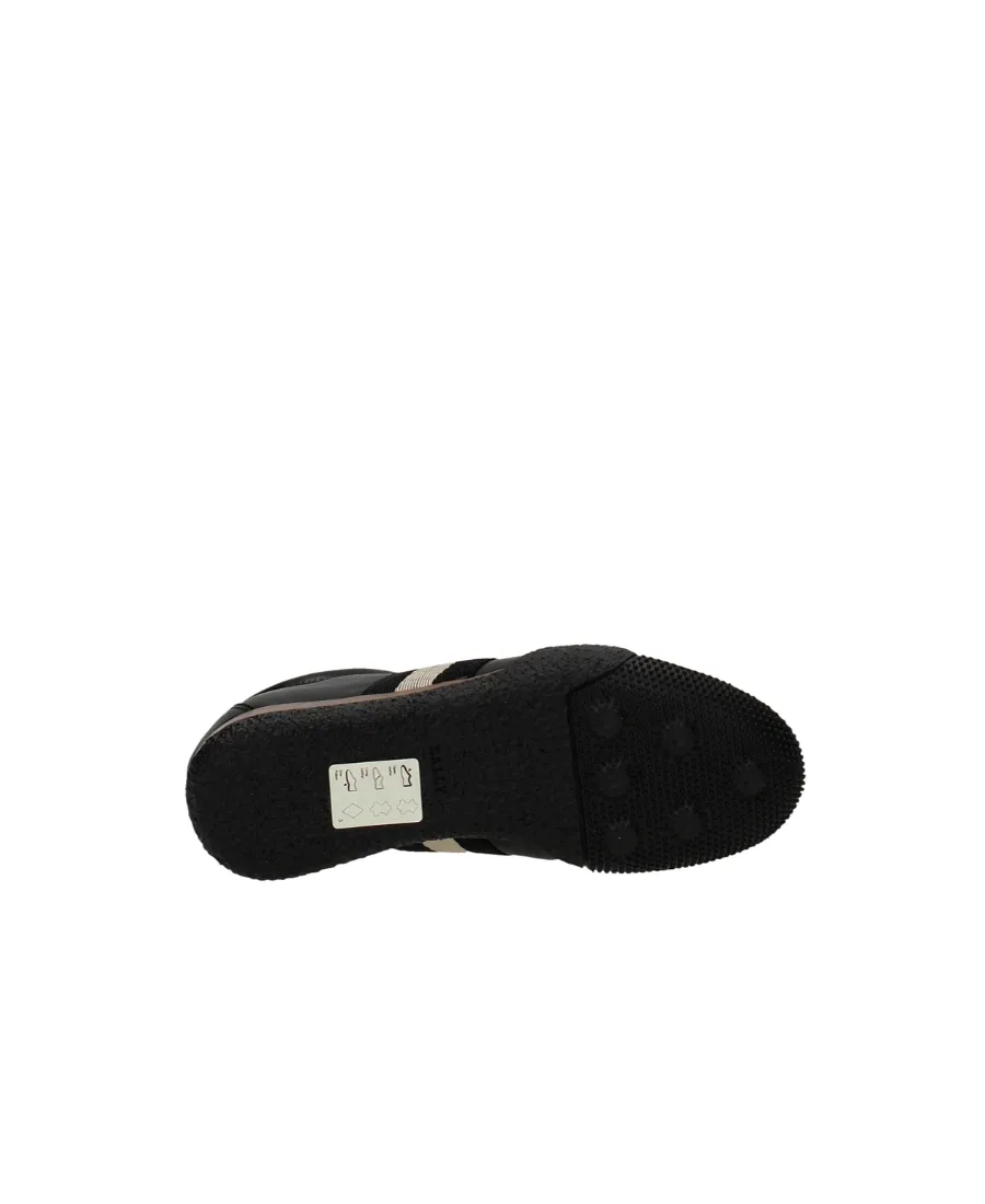 Low-Cut Casual Sneakers