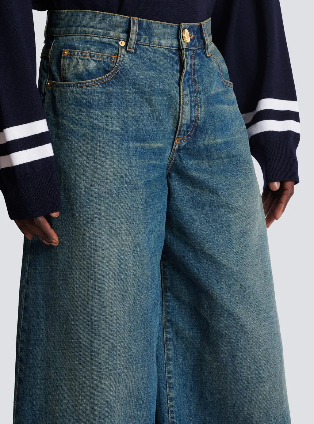 Wide-Leg Jeans