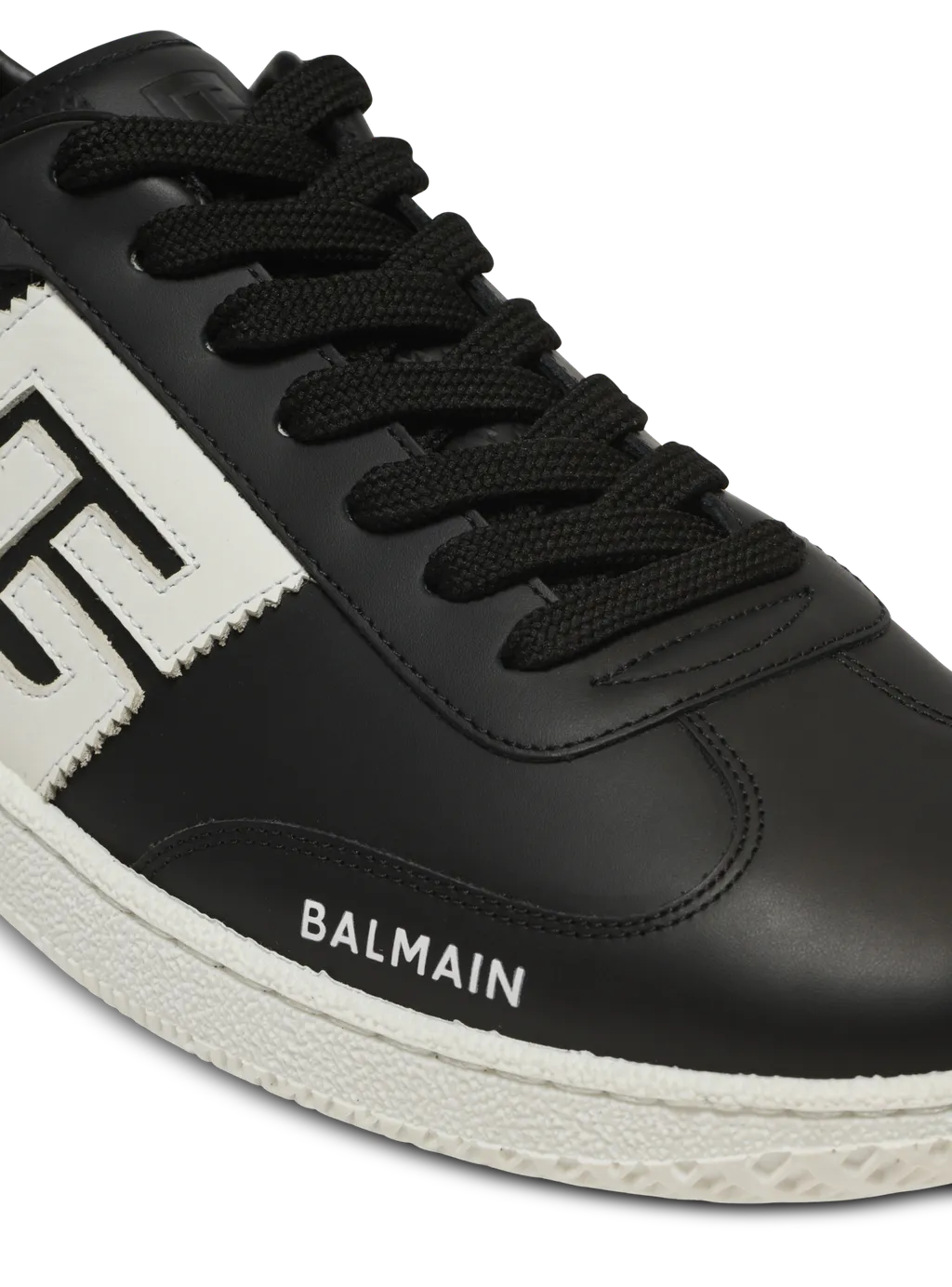 Swan Trainers