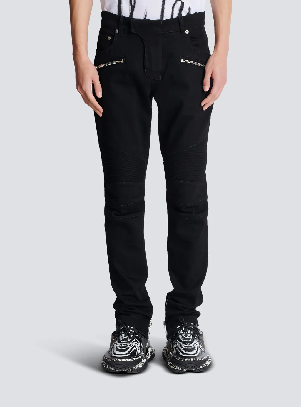 Zip Detailed Slim-Fit Jeans