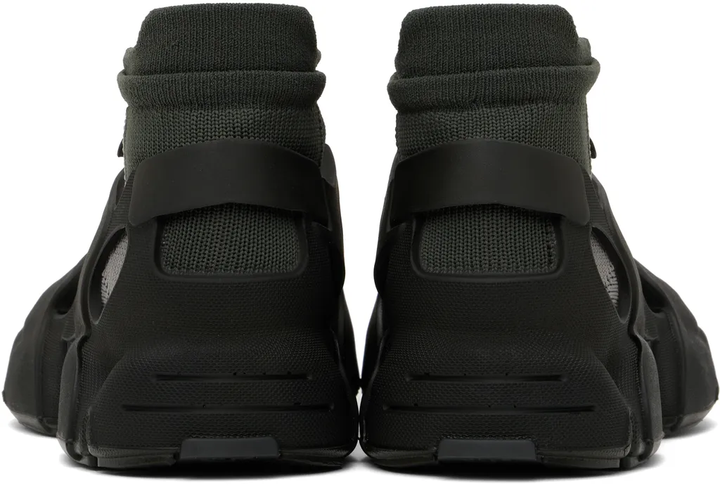 Tossu Sneakers