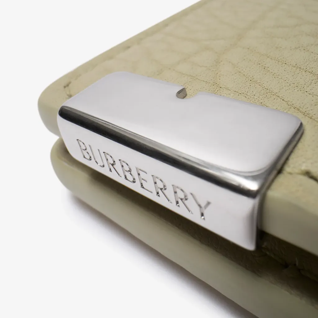 B Cut Continental Wallet