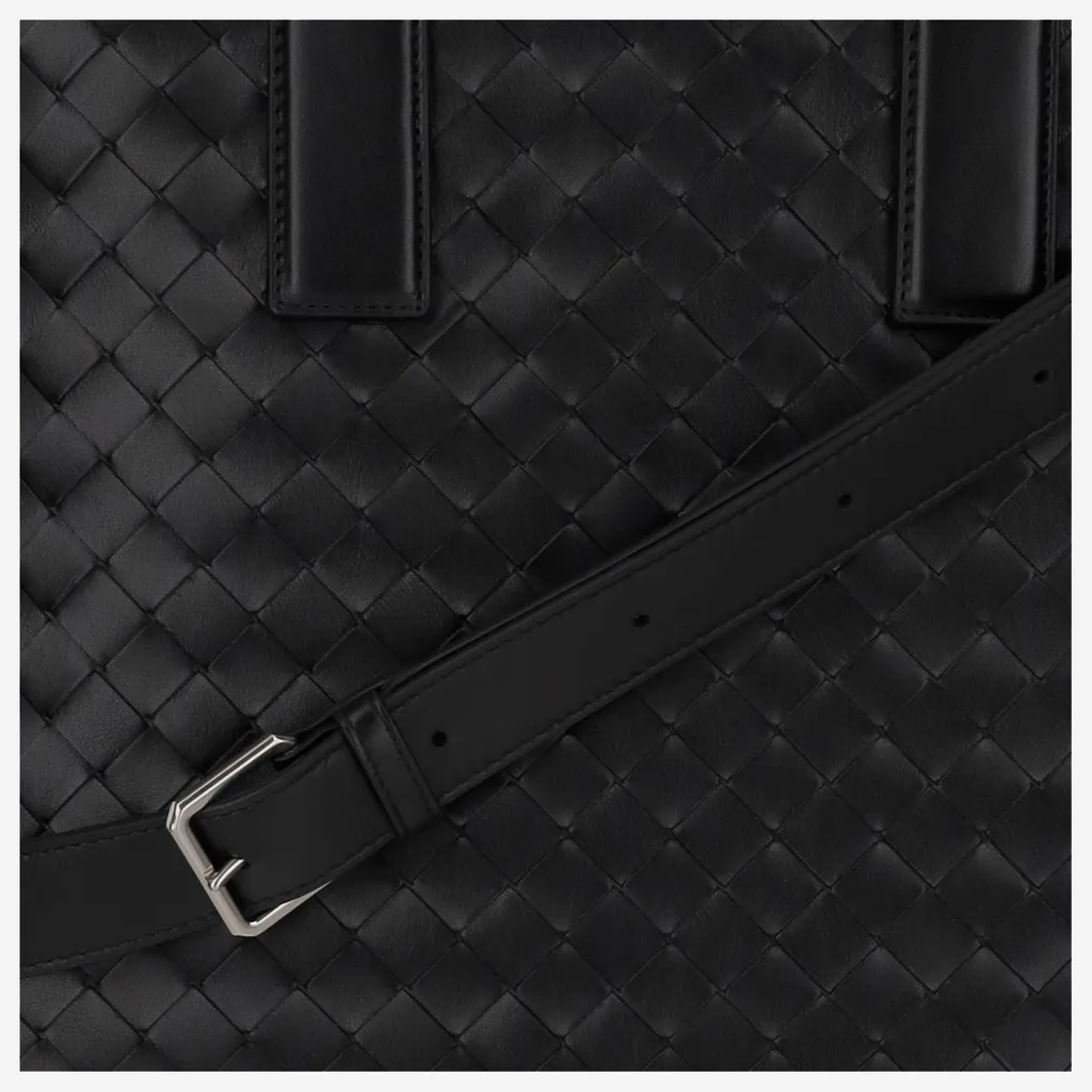 Intrecciato Zipped North-South Tote Bag