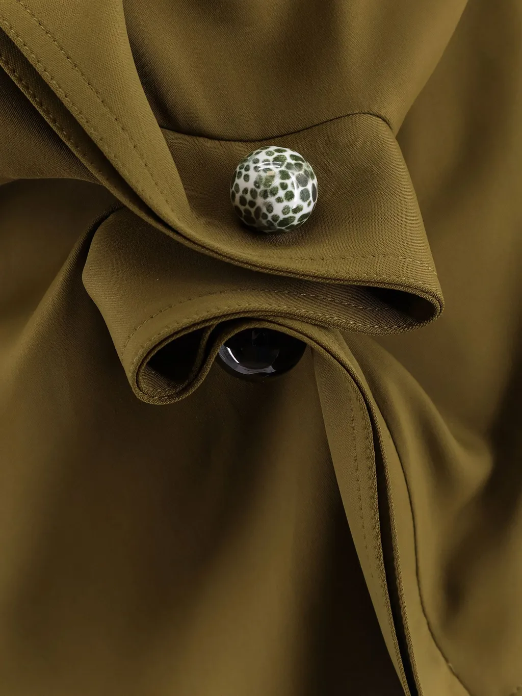 Piercing Detailed Zipped Top