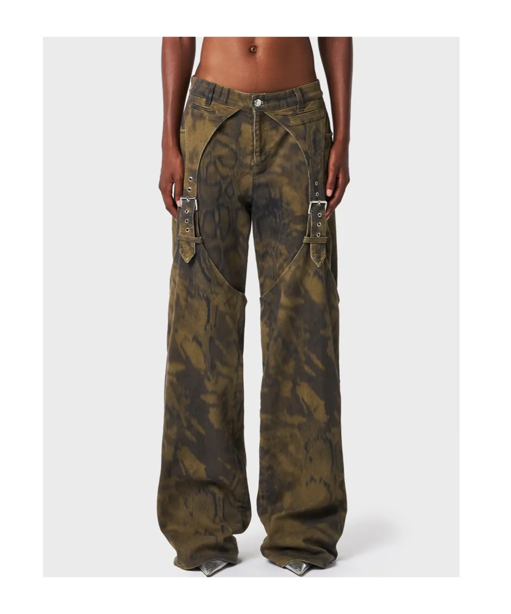 Low-Rise Boyfriend Jeans