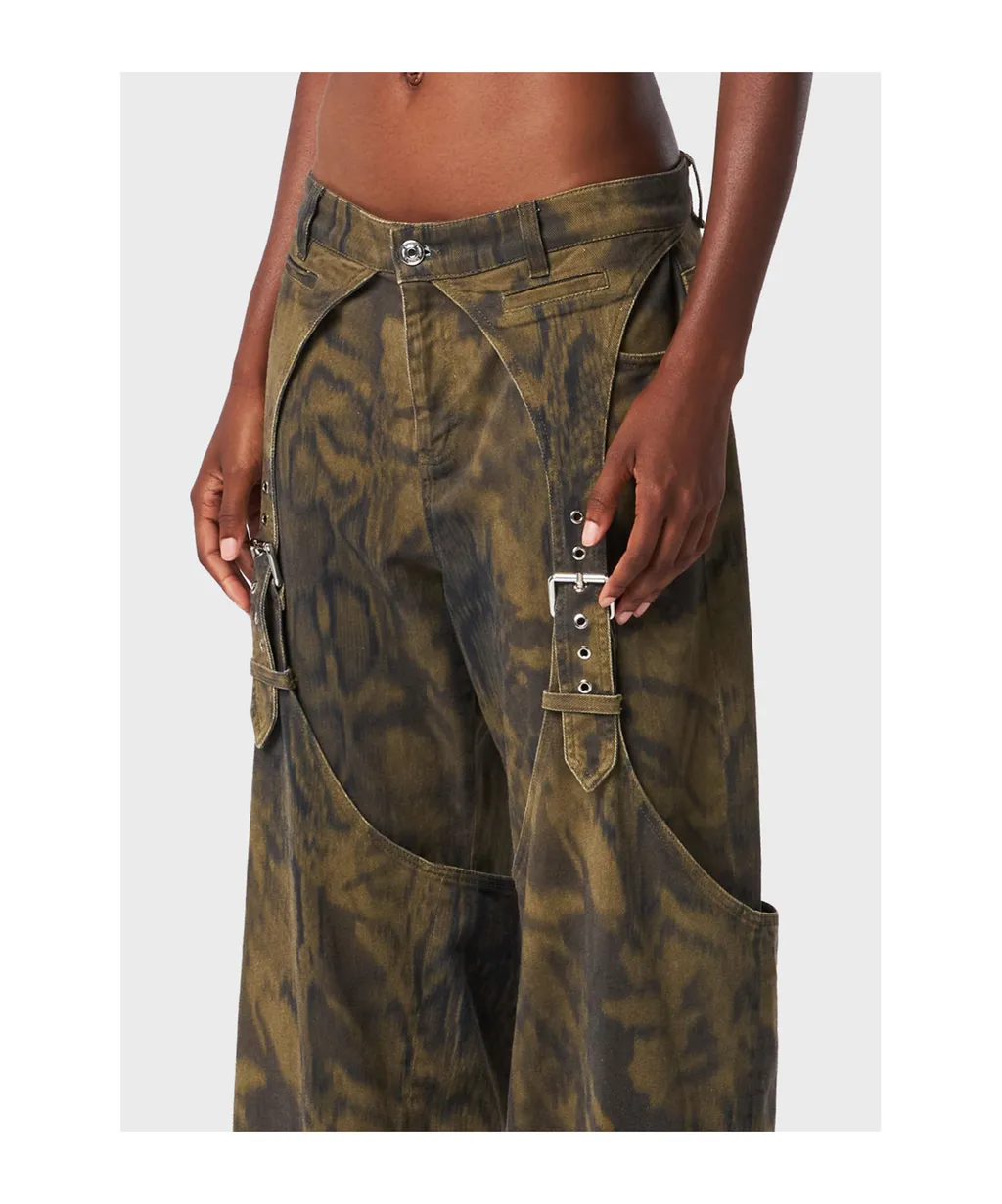Low-Rise Boyfriend Jeans