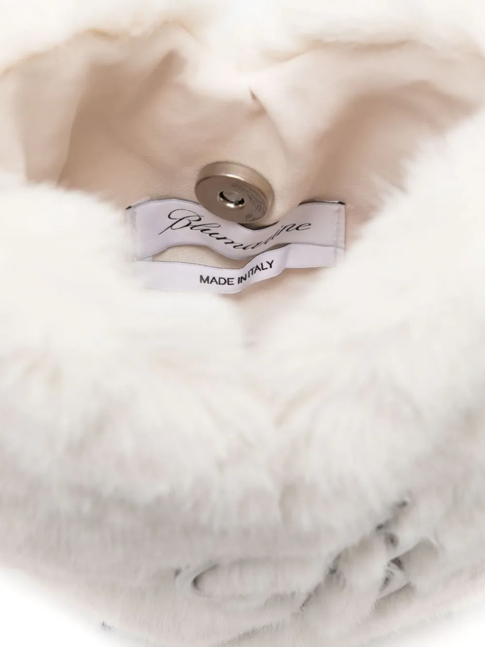 Logo Plaque Heart-Shape Shoulder Bag