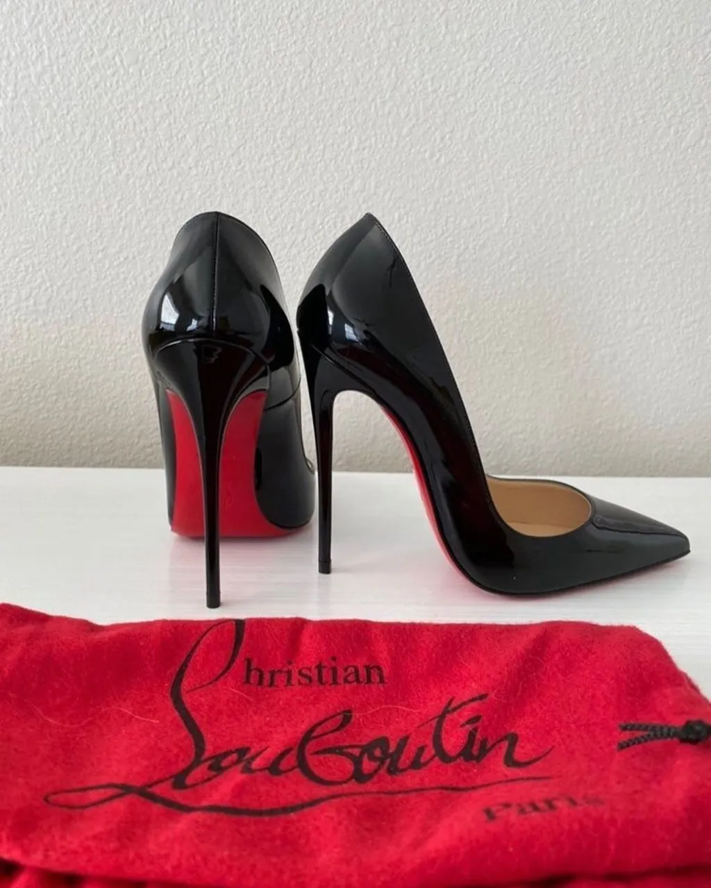 So Kate Pointed Toe Pumps
