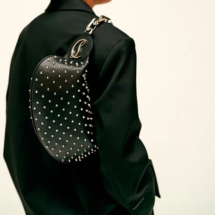 Le 54 Stud Detailed Shoulder Bag
