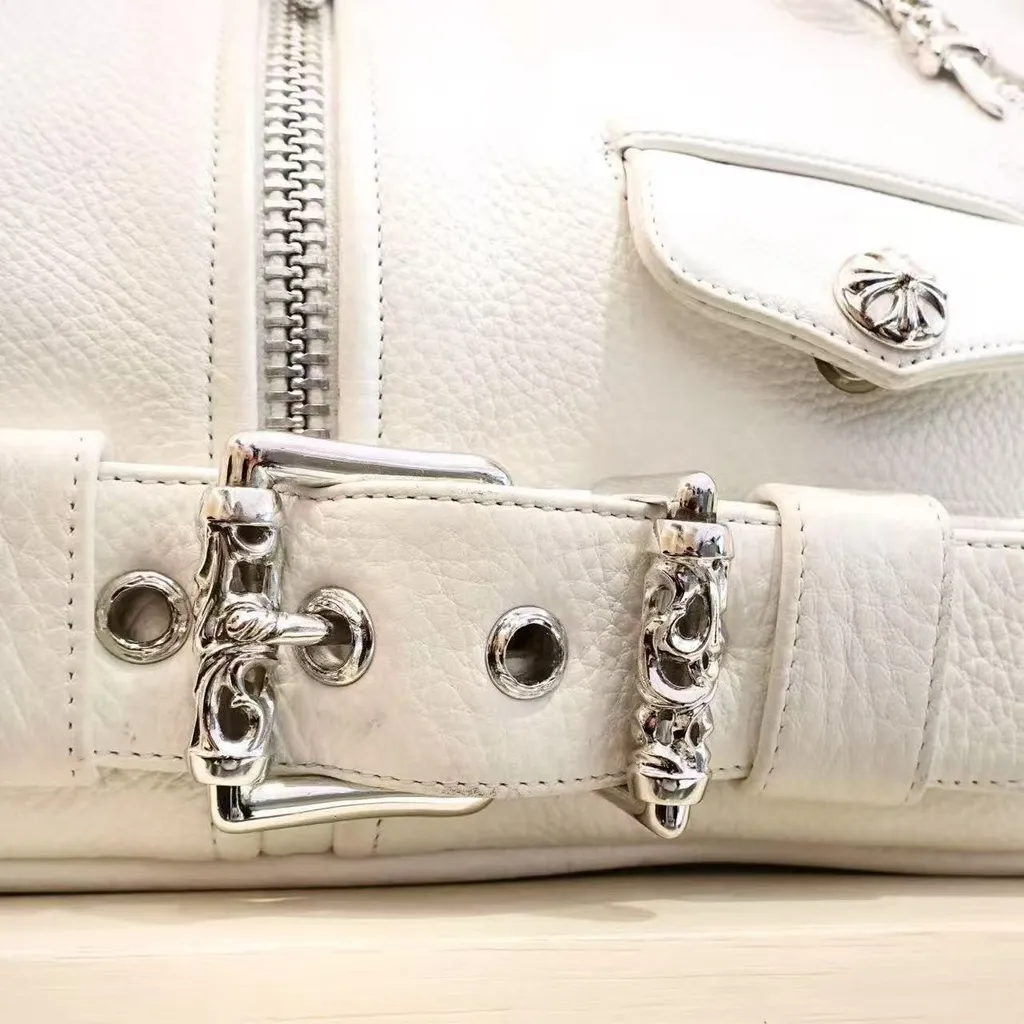 Zip Detail Tote Bag