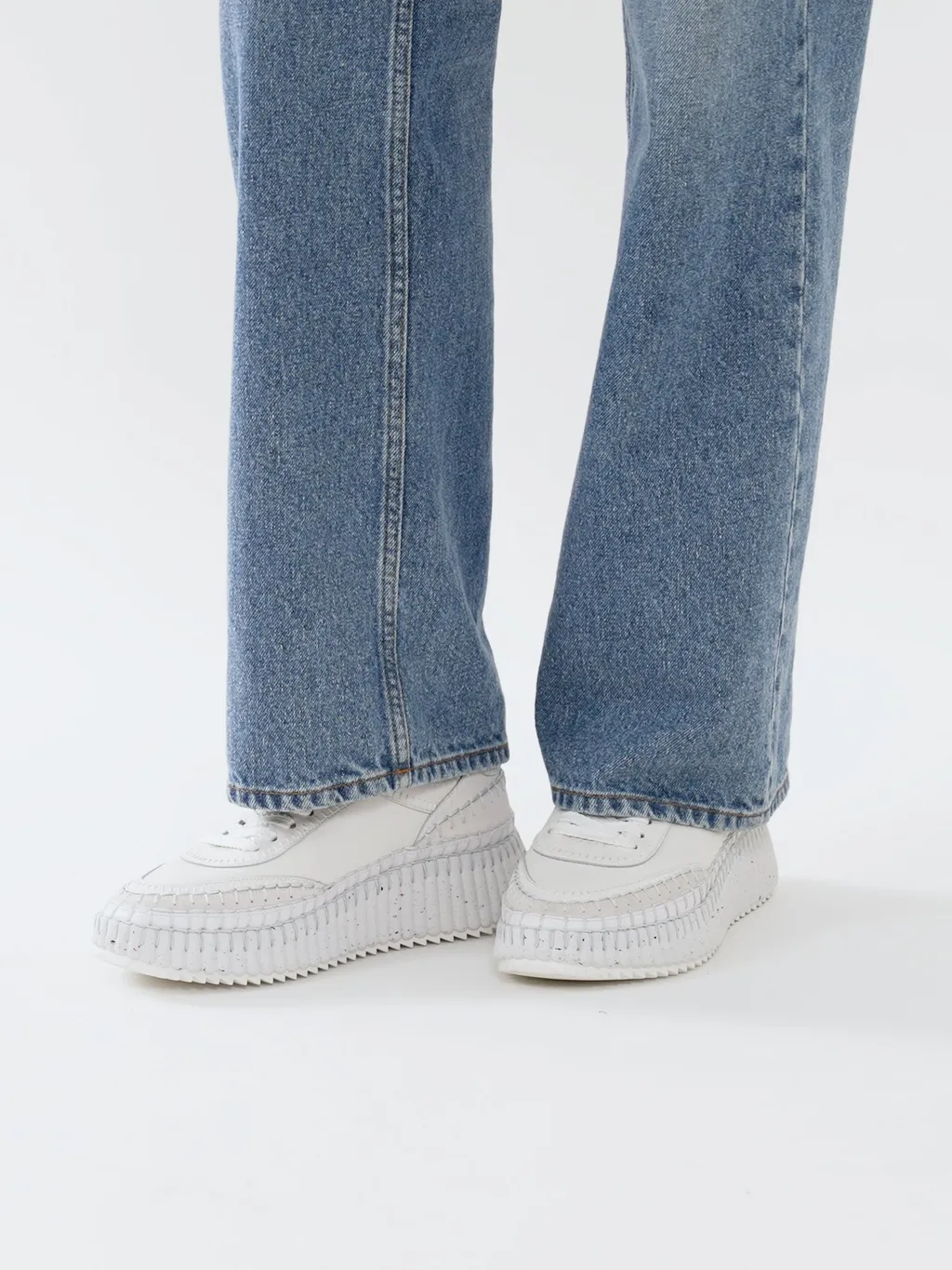 Nama Low-Top Sneakers