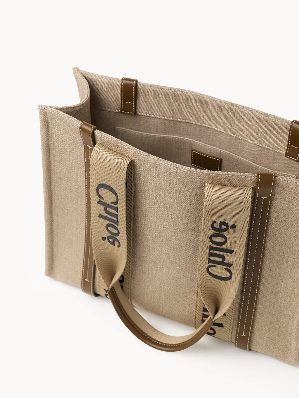 Woody Medium Tote Bag