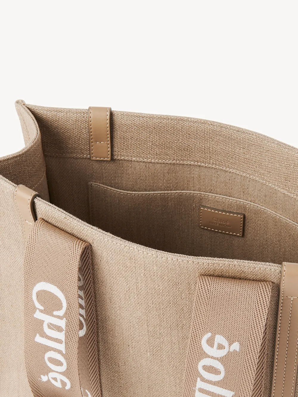 Woody Medium Logo Detailed Tote Bag