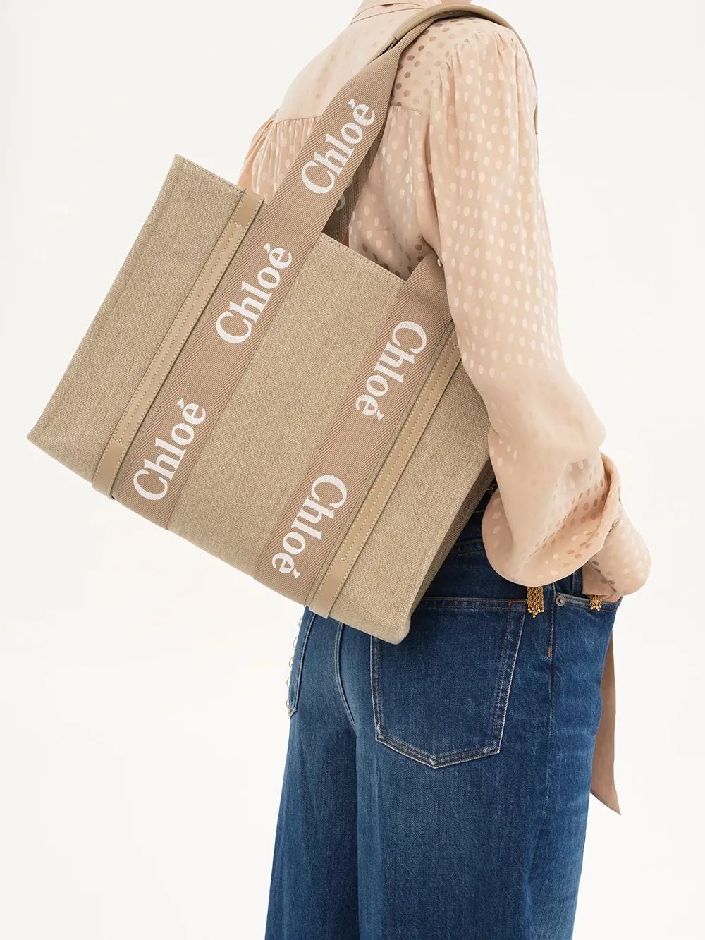 Woody Medium Logo Detailed Tote Bag