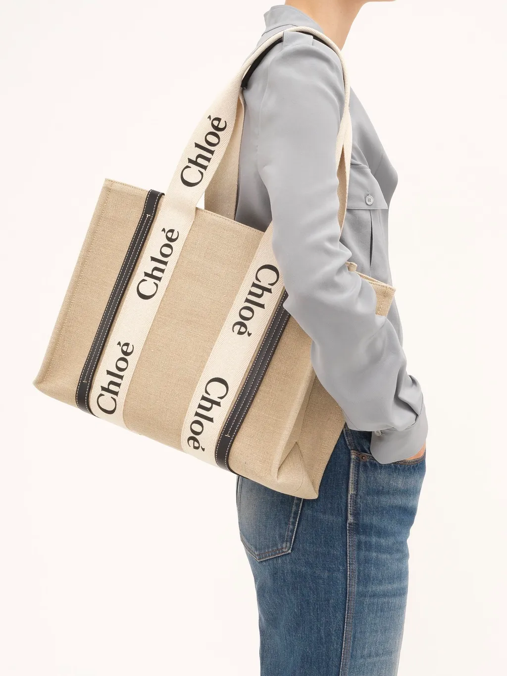 Woody Logo Detailed Medium Tote Bag