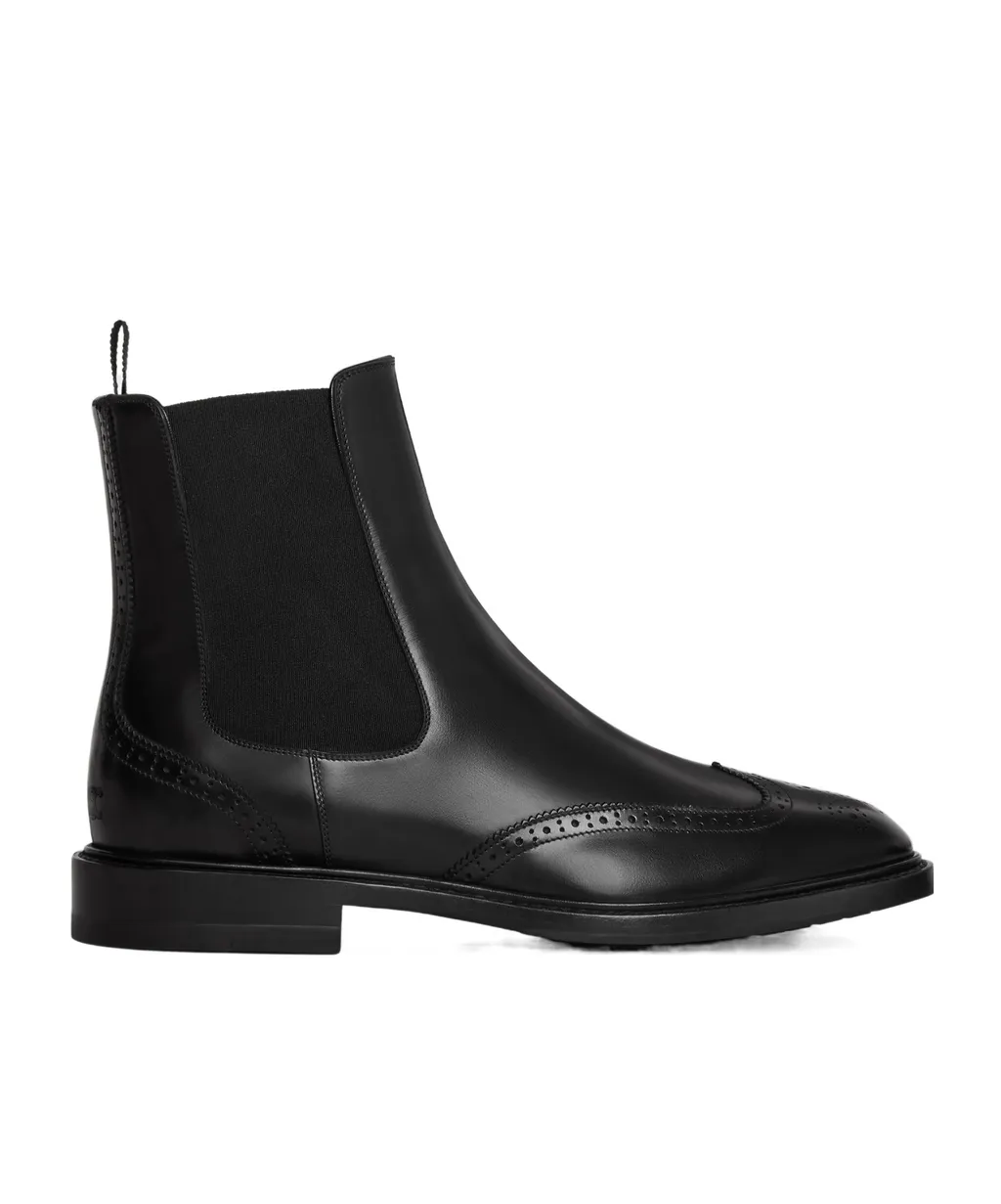 Donavan Chelsea Boot With Brogues In Polished Bull