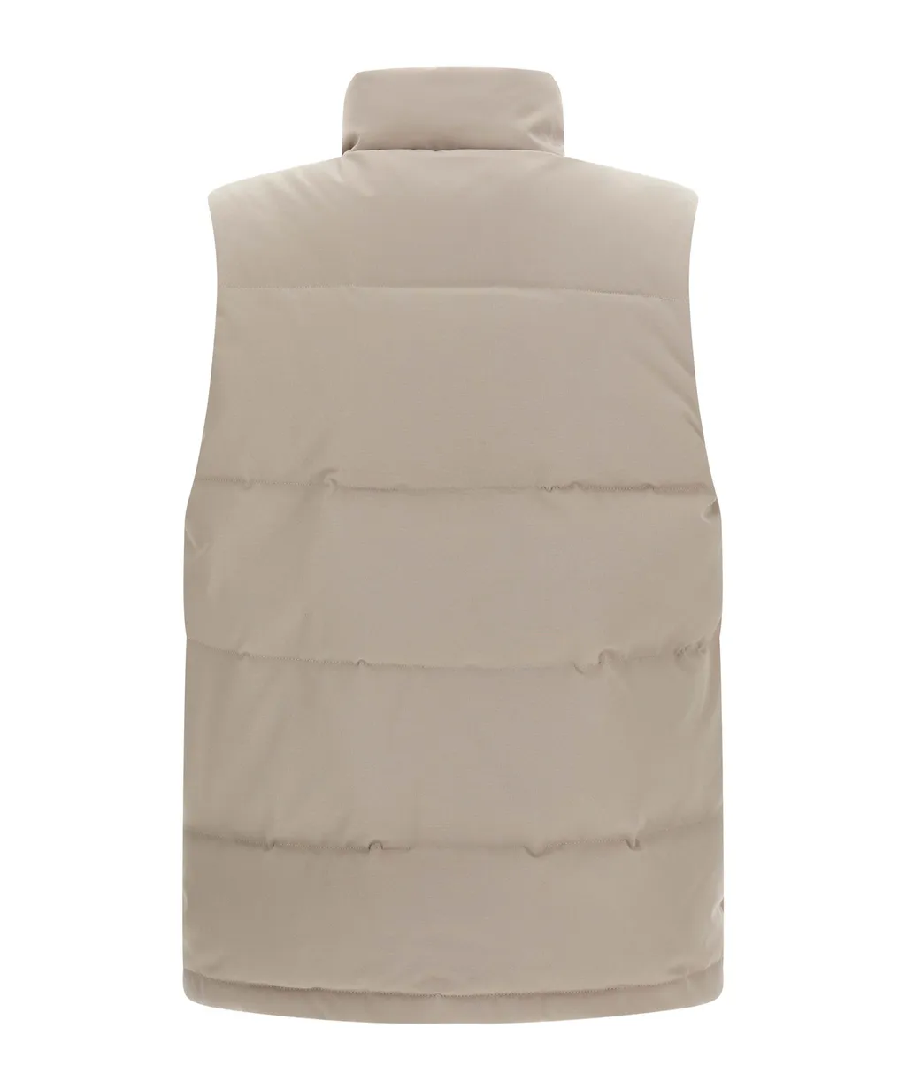 Clasp-Fastening Gilet
