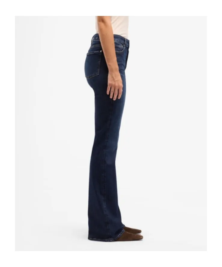 The Leggy Bootcut In Slim Illusion