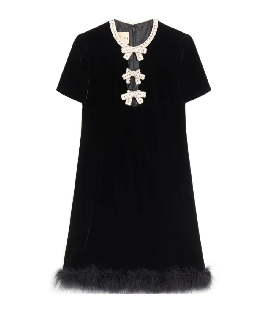 Short-Sleeved Dress With Bows And Feathers