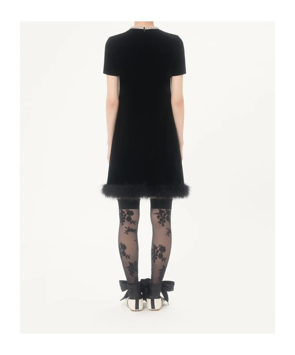 Short-Sleeved Dress With Bows And Feathers
