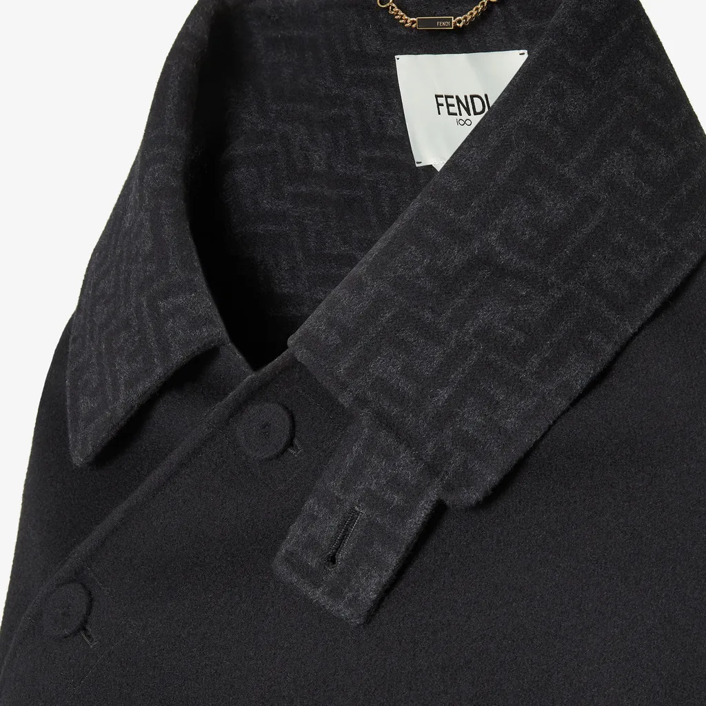 Enveloping Short Cloak