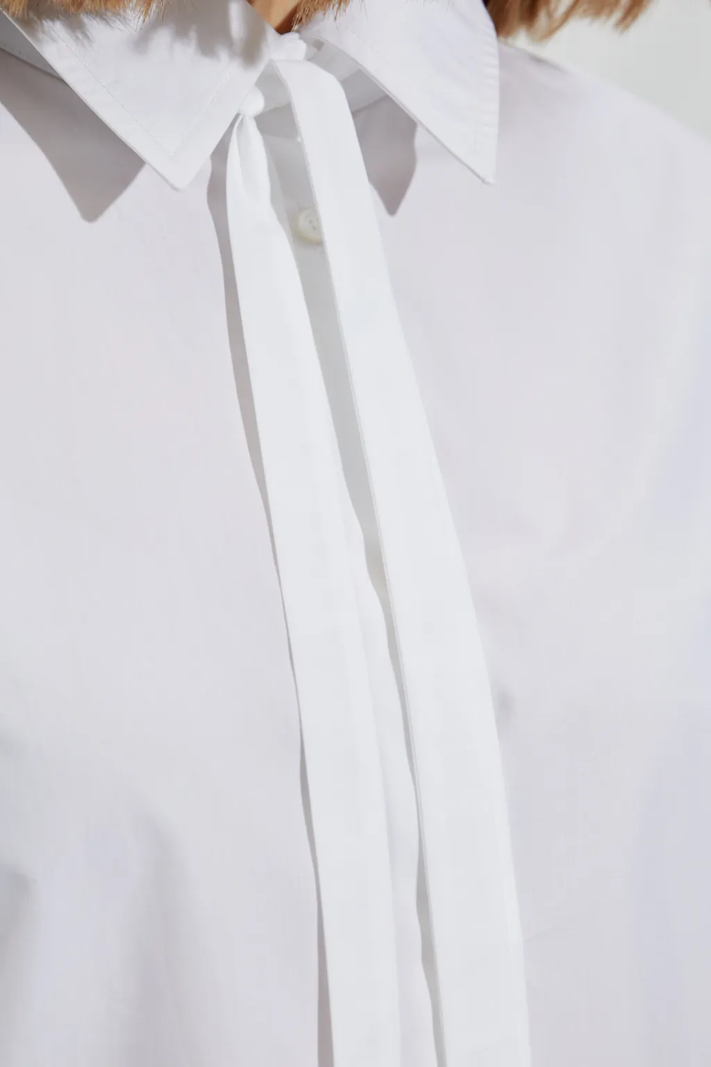 Long Sleeved Tied-Fasten Shirt