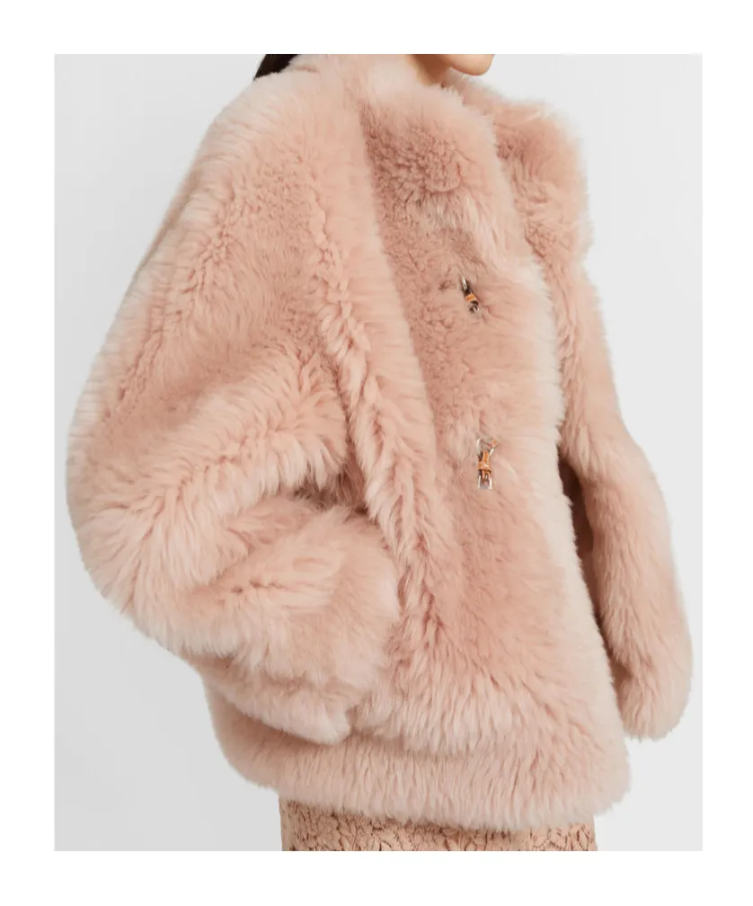Toggle-Fastening Jacket