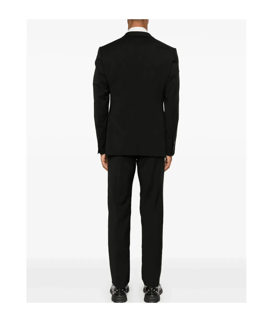 Long-Sleeved Suit