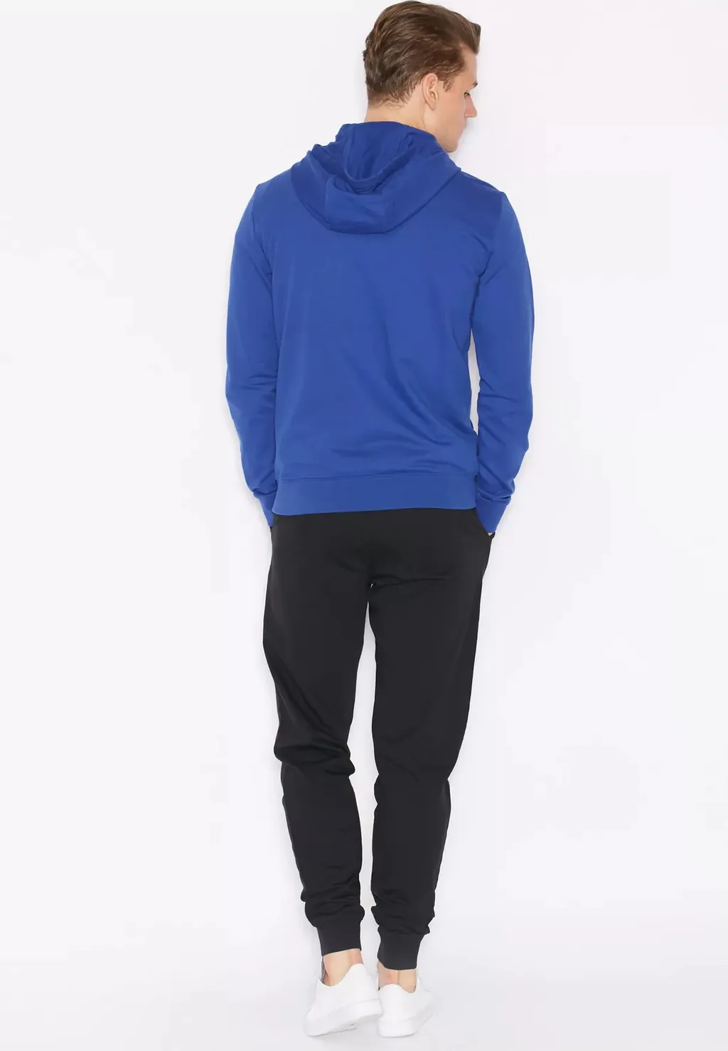 Logo Details Sports Suit