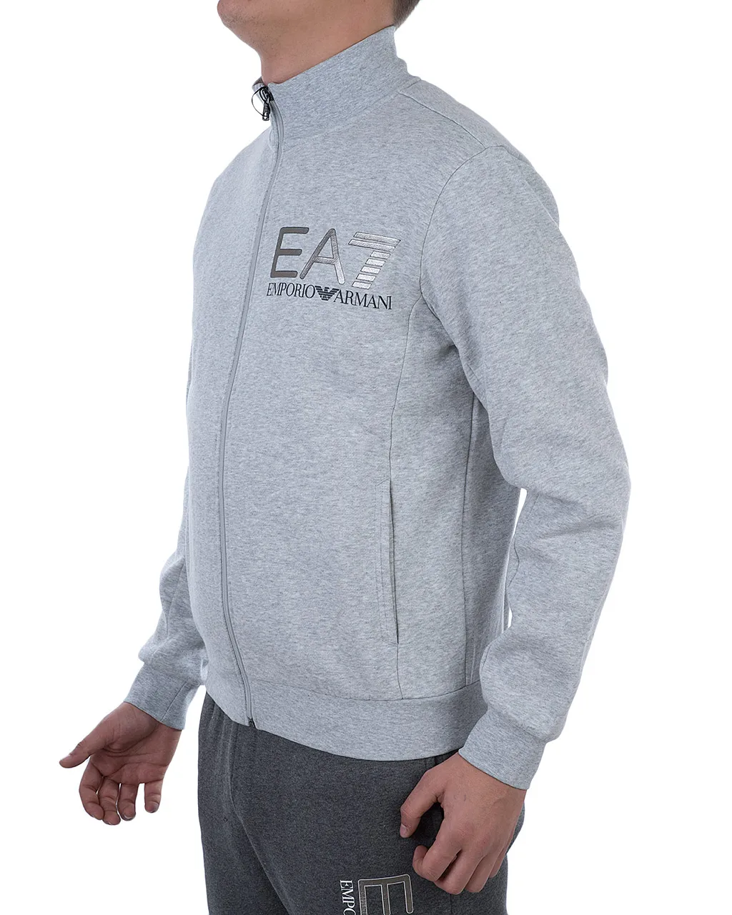 Logo Details Sports Suit