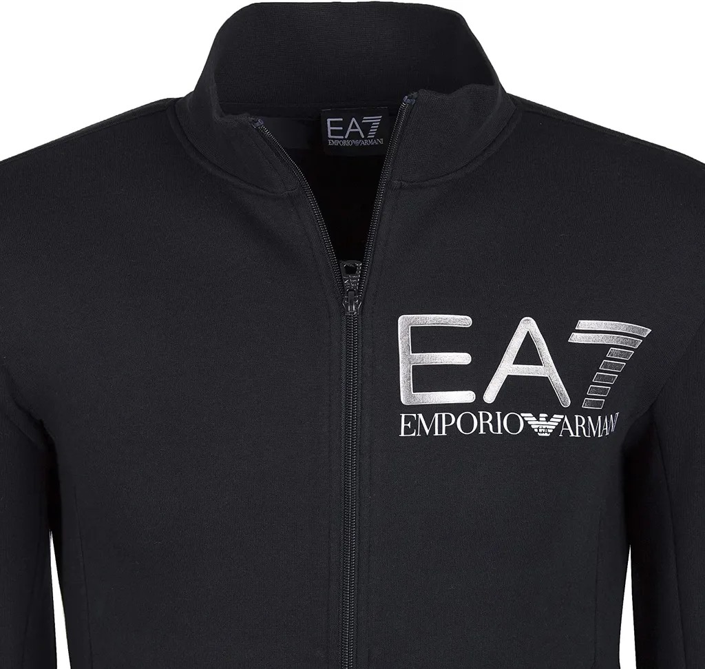 Logo Details Sports Suit