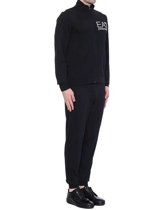 Logo Details Sports Suit