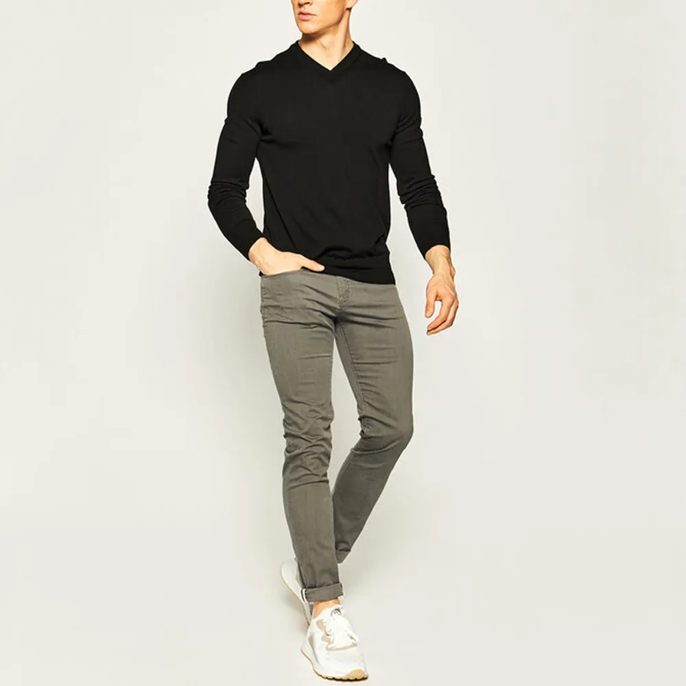 V-Neck Knitted Pullover