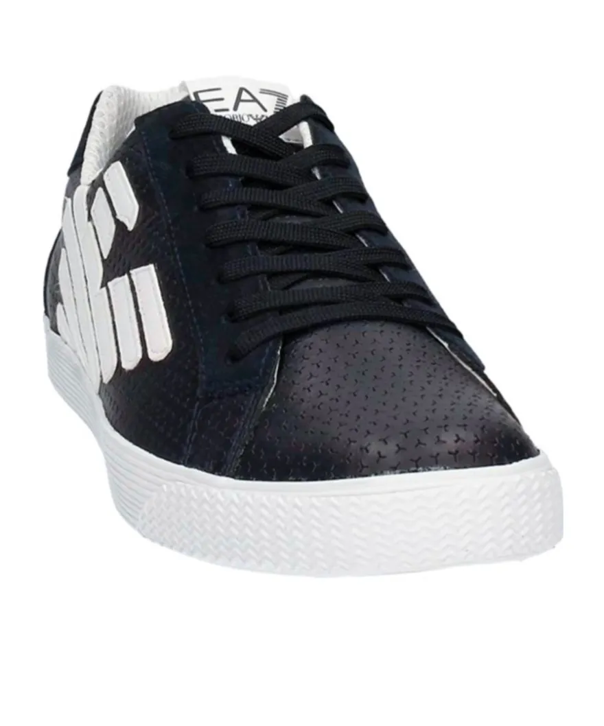 Logo Details Casual Sneakers